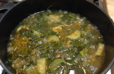 PEPPERY CREAMY ARUGULA AND ZUCCHINI SOUP