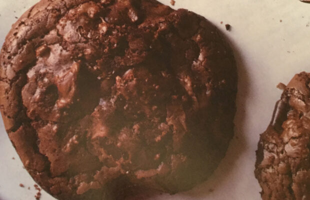 SUPER-CHOCOLATE BROWNIE COOKIE