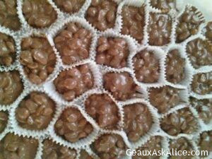 Yummy Crock Pot Chocolate Clusters